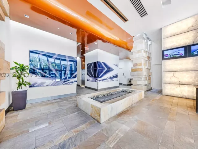 2-bedroom condo for sale in Miami - 500 Brickell Ave 3707 - MondialRealty