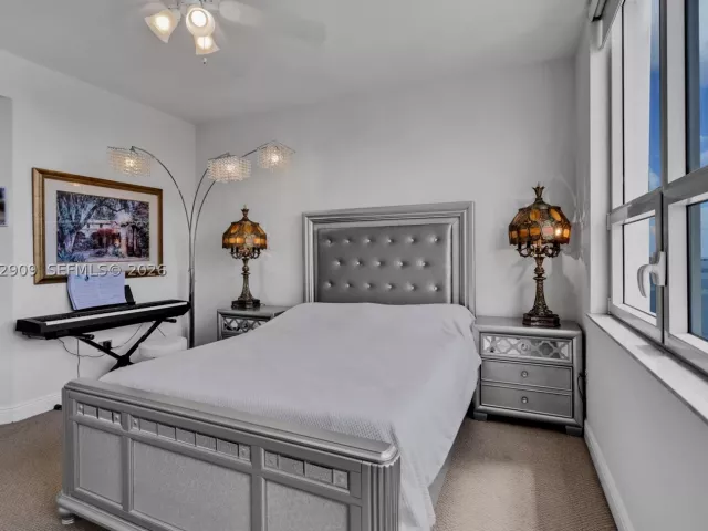 1-bedroom condo for rent in Miami - 848 Brickell Key Dr 1903 - MondialRealty