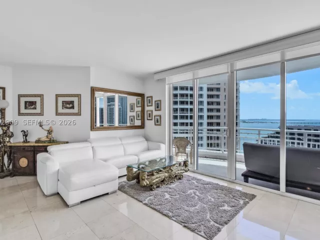 1-bedroom condo for rent in Miami - 848 Brickell Key Dr 1903 - MondialRealty