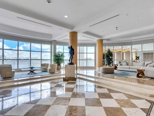 1-bedroom condo for rent in Miami - 848 Brickell Key Dr 1903 - MondialRealty