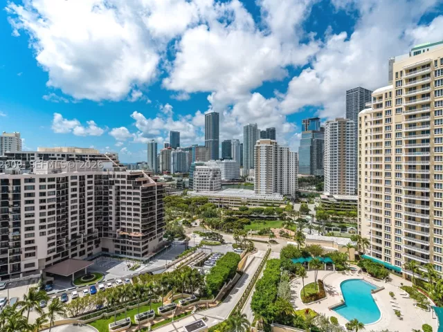 1-bedroom condo for rent in Miami - 848 Brickell Key Dr 1903 - MondialRealty