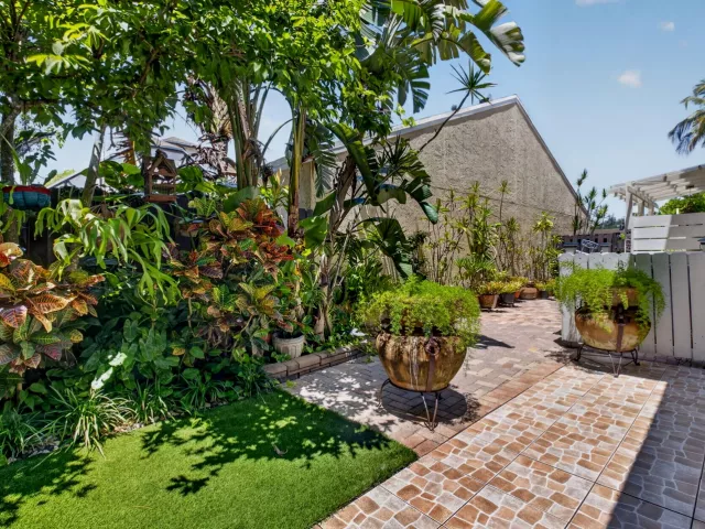 3-bedroom home for sale in Boca Raton - 22859 N Sandalfoot Boulevard - MondialRealty