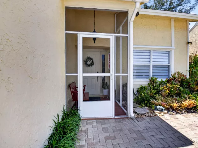 3-bedroom home for sale in Boca Raton - 22859 N Sandalfoot Boulevard - MondialRealty