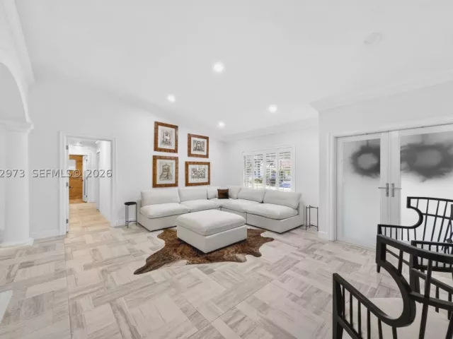 4-bedroom home for sale in Miami - 10570 SW 56th Ter - MondialRealty