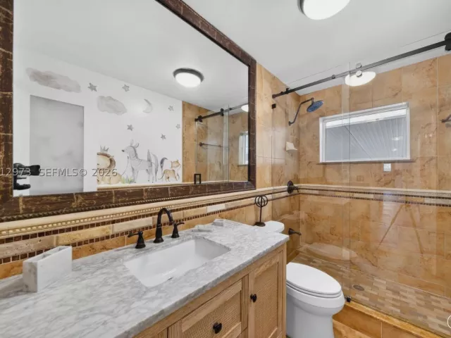 4-bedroom home for sale in Miami - 10570 SW 56th Ter - MondialRealty