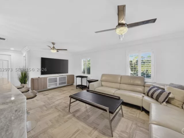 4-bedroom home for sale in Miami - 10570 SW 56th Ter - MondialRealty