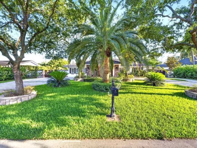 4-bedroom home for sale in Miami - 10570 SW 56th Ter - MondialRealty