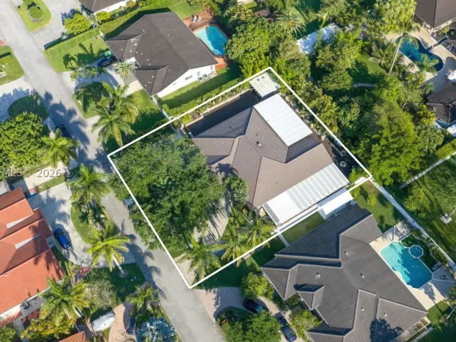 4-bedroom home for sale in Miami - 10570 SW 56th Ter - MondialRealty