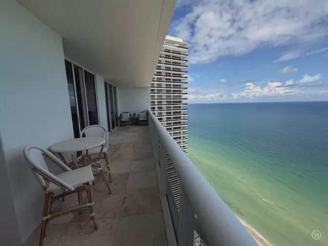 3-bedroom condo for rent in Hallandale Beach - 1850 S Ocean Drive 4202 - MondialRealty