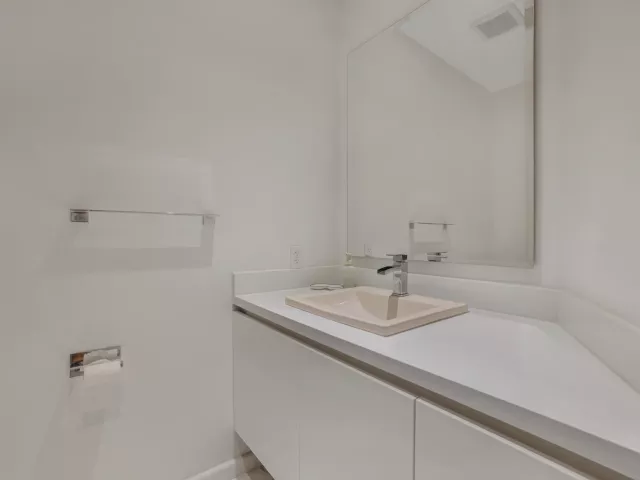 3-bedroom condo for rent in Fort Lauderdale - 701 N Fort Lauderdale Beach Boulevard 406 - MondialRealty