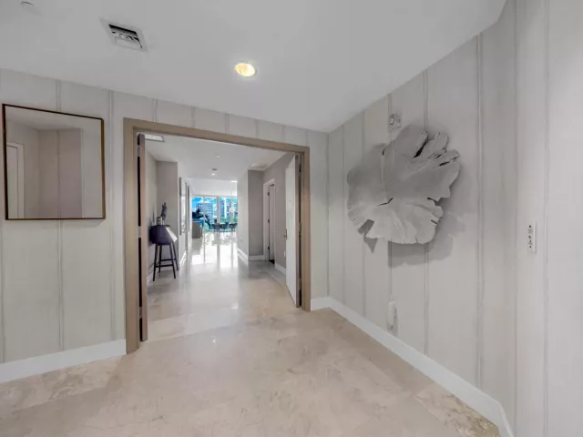 3-bedroom condo for rent in Fort Lauderdale - 701 N Fort Lauderdale Beach Boulevard 406 - MondialRealty