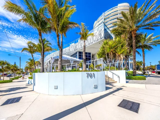 3-bedroom condo for rent in Fort Lauderdale - 701 N Fort Lauderdale Beach Boulevard 406 - MondialRealty