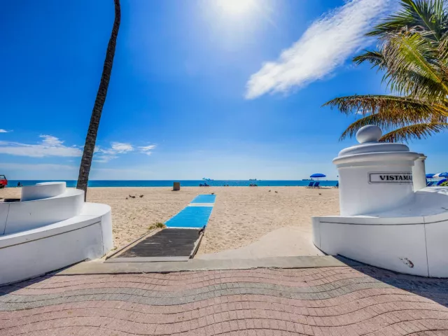 3-bedroom condo for rent in Fort Lauderdale - 701 N Fort Lauderdale Beach Boulevard 406 - MondialRealty