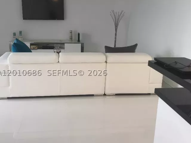 2-bedroom condo for rent in Hallandale Beach - 2030 S Ocean Dr 1706 - MondialRealty