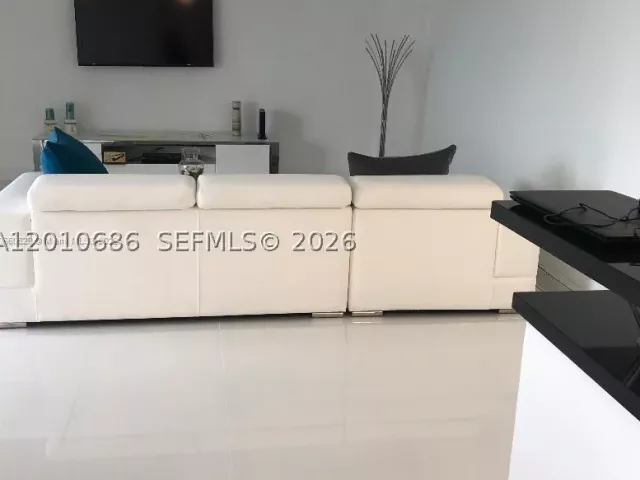 2-bedroom condo for rent in Hallandale Beach - 2030 S Ocean Dr 1706 - MondialRealty
