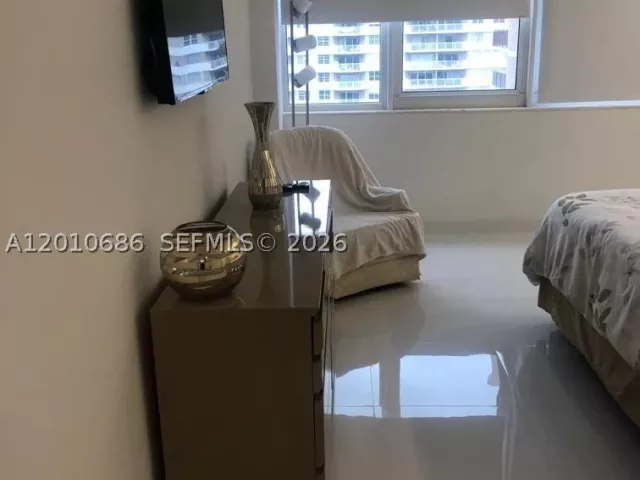 2-bedroom condo for rent in Hallandale Beach - 2030 S Ocean Dr 1706 - MondialRealty