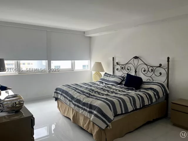 2-bedroom condo for rent in Hallandale Beach - 2030 S Ocean Dr 1706 - MondialRealty
