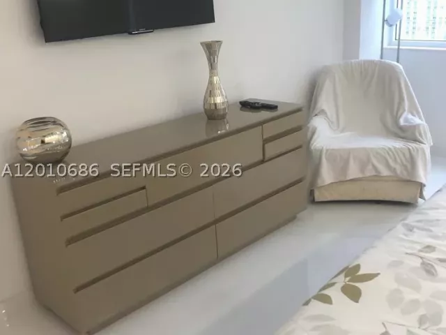 2-bedroom condo for rent in Hallandale Beach - 2030 S Ocean Dr 1706 - MondialRealty