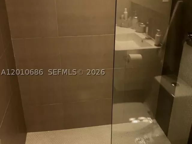 2-bedroom condo for rent in Hallandale Beach - 2030 S Ocean Dr 1706 - MondialRealty