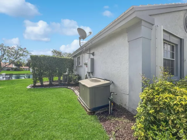 3-bedroom home for sale in Deerfield Beach - 180 NW 47th Avenue - MondialRealty