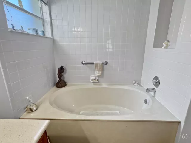3-bedroom home for sale in Deerfield Beach - 180 NW 47th Avenue - MondialRealty