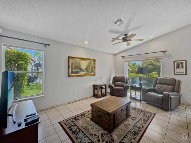3-bedroom home for sale in Deerfield Beach - 180 NW 47th Avenue - MondialRealty