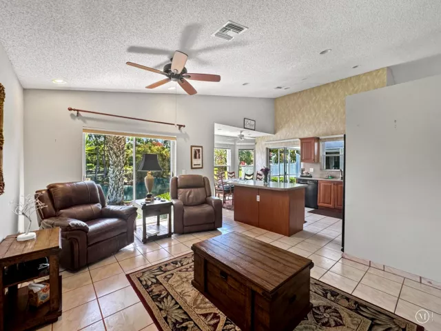 3-bedroom home for sale in Deerfield Beach - 180 NW 47th Avenue - MondialRealty