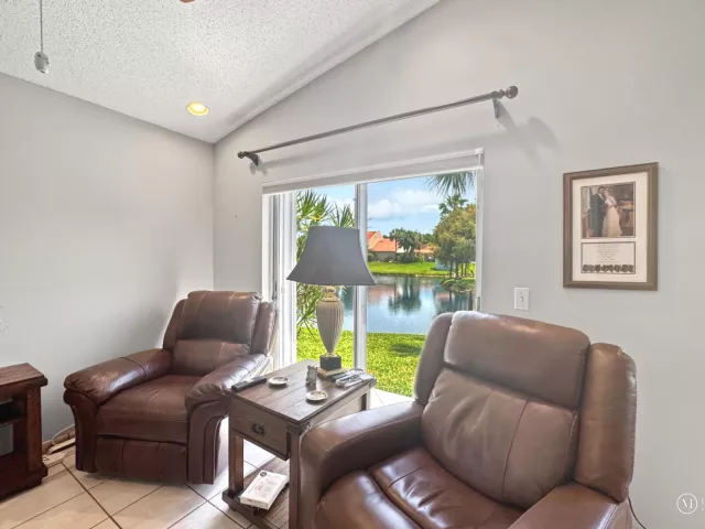 3-bedroom home for sale in Deerfield Beach - 180 NW 47th Avenue - MondialRealty
