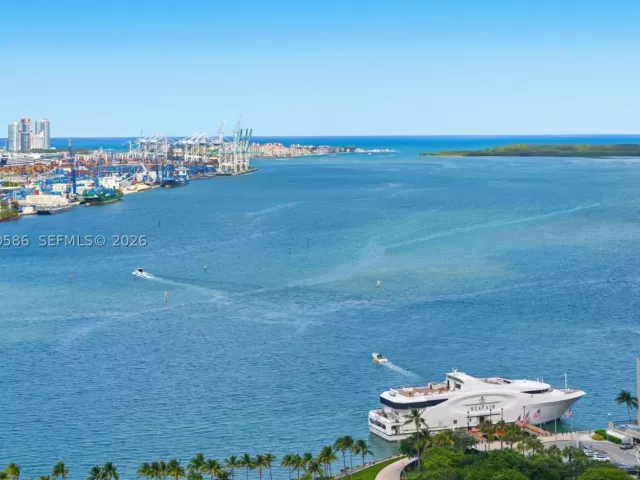 2-bedroom condo for sale in Miami - 50 Biscayne Blvd 2911 - MondialRealty