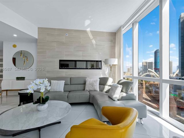2-bedroom condo for rent in Miami - 851 NE 1st Ave 1603 - MondialRealty