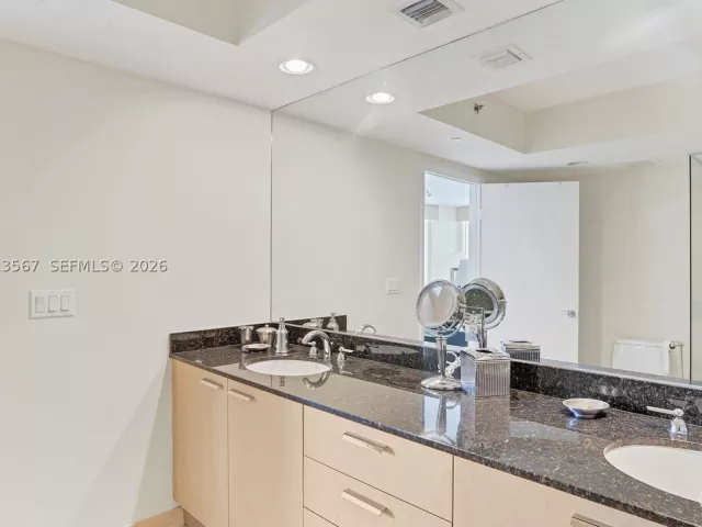 2-bedroom condo for rent in Hallandale Beach - 1850 S Ocean Dr 1410 - MondialRealty