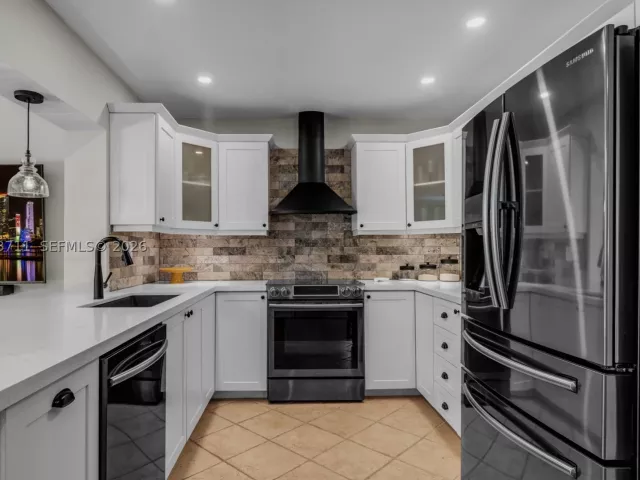 3-bedroom home for sale in Miami - 6651 SW 148th Court - MondialRealty