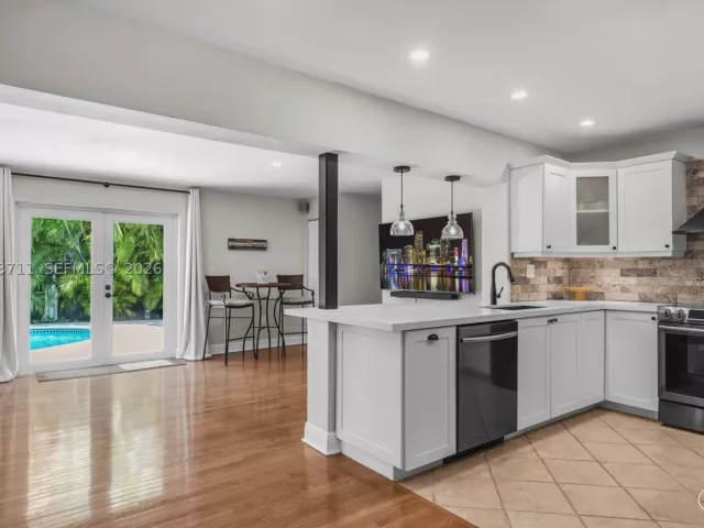 3-bedroom home for sale in Miami - 6651 SW 148th Court - MondialRealty
