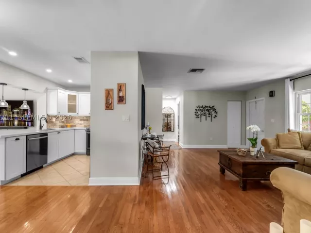 3-bedroom home for sale in Miami - 6651 SW 148th Court - MondialRealty