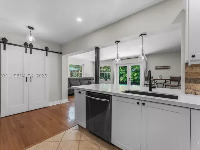 3-bedroom home for sale in Miami - 6651 SW 148th Court - MondialRealty