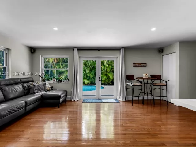 3-bedroom home for sale in Miami - 6651 SW 148th Court - MondialRealty
