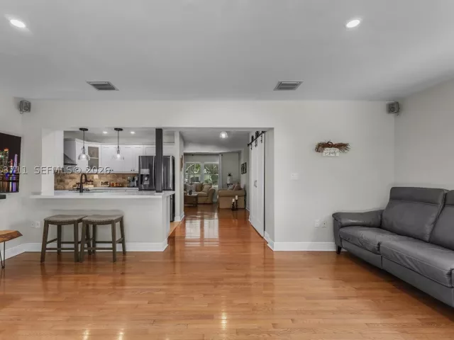 3-bedroom home for sale in Miami - 6651 SW 148th Court - MondialRealty