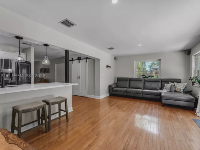 3-bedroom home for sale in Miami - 6651 SW 148th Court - MondialRealty