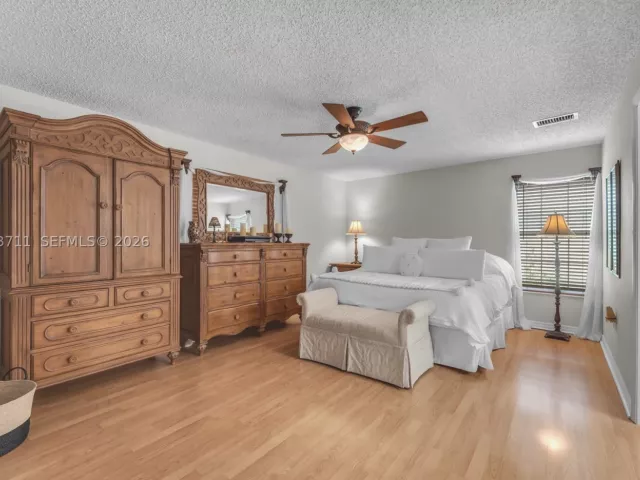 3-bedroom home for sale in Miami - 6651 SW 148th Court - MondialRealty
