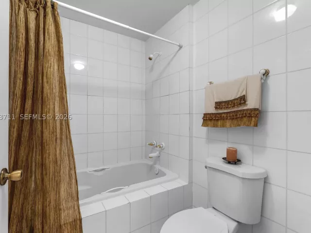 3-bedroom home for sale in Miami - 6651 SW 148th Court - MondialRealty