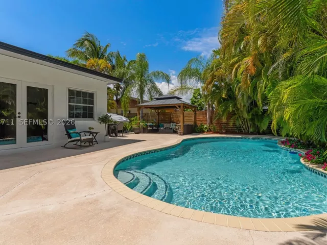3-bedroom home for sale in Miami - 6651 SW 148th Court - MondialRealty