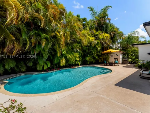 3-bedroom home for sale in Miami - 6651 SW 148th Court - MondialRealty