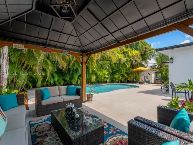 3-bedroom home for sale in Miami - 6651 SW 148th Court - MondialRealty