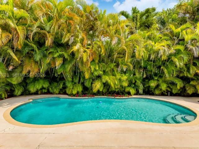3-bedroom home for sale in Miami - 6651 SW 148th Court - MondialRealty
