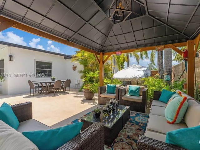 3-bedroom home for sale in Miami - 6651 SW 148th Court - MondialRealty