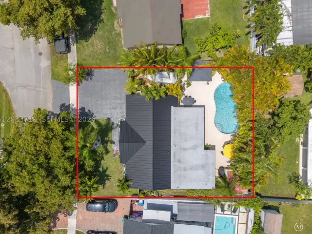 3-bedroom home for sale in Miami - 6651 SW 148th Court - MondialRealty