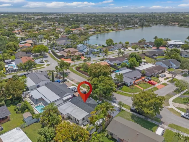 3-bedroom home for sale in Miami - 6651 SW 148th Court - MondialRealty