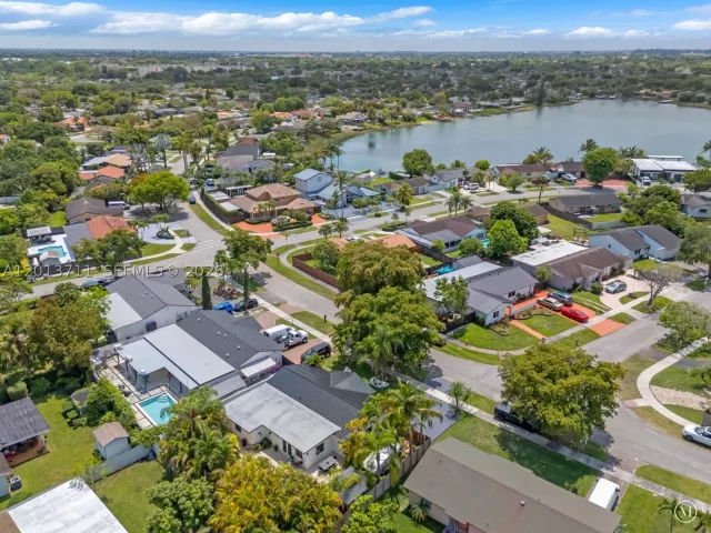 3-bedroom home for sale in Miami - 6651 SW 148th Court - MondialRealty