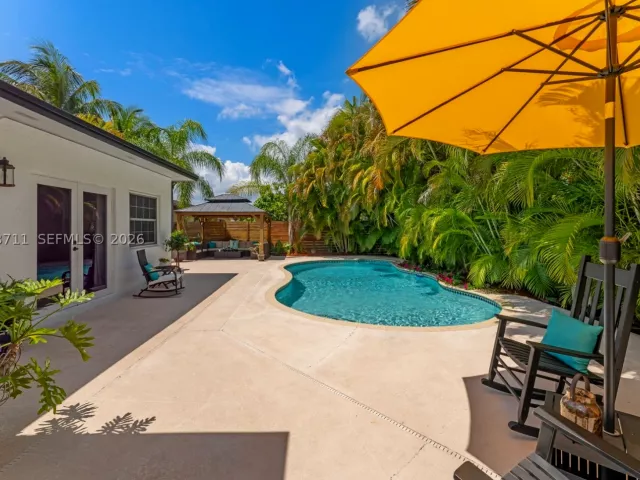 3-bedroom home for sale in Miami - 6651 SW 148th Court - MondialRealty