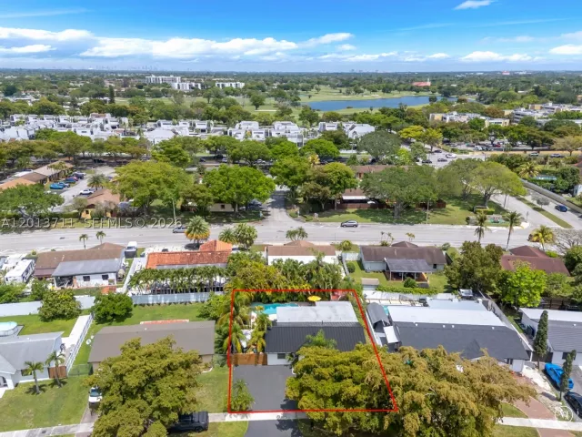 3-bedroom home for sale in Miami - 6651 SW 148th Court - MondialRealty